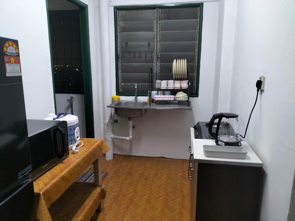 Khairul Homestay Pangsapuri Sutera Seberang Jaya Kampong Telok  ภายนอก รูปภาพ